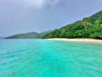 a beautiful selcuded beach stop 01 rocknrolla-St-John-boat-charters